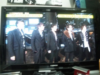 KAT-TUN�̐��E��_���Ȗ�I