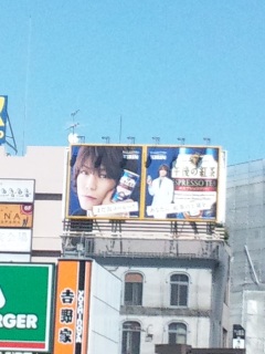 �ߌ�e�B�[�Ŕ�